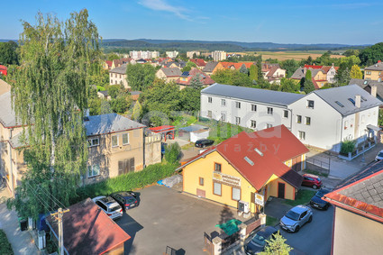 Samostatně stojící zděný dům s vybavenou dílnou v Lanškrouně na ulici Albrechtická. CP 587m2  - Fotka 3